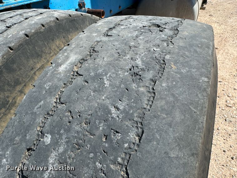 image for item DK6807 1993 Peterbilt 379 semi truck