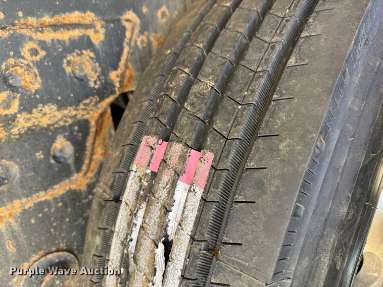 image for item DK6808 2014 Wilson DWBT-650 live bottom trailer