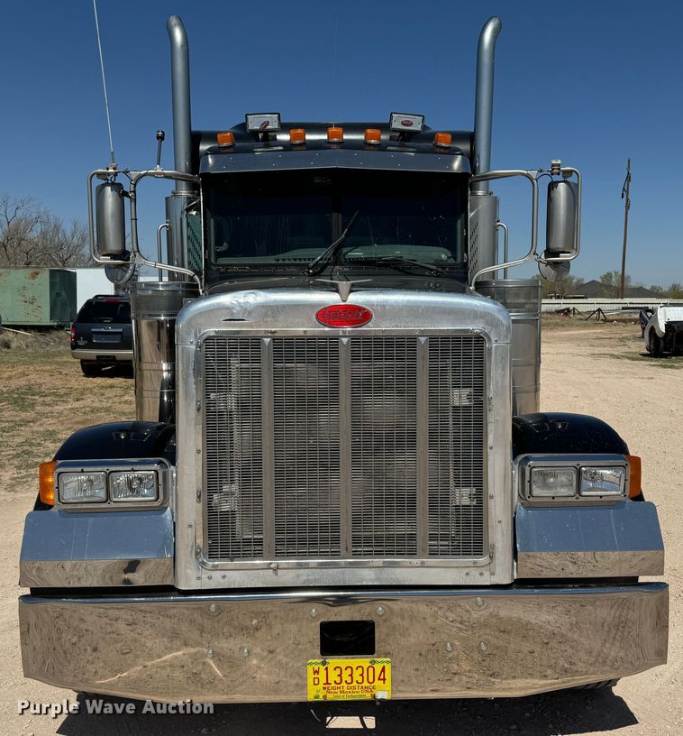 image for item DK6809 2006 Peterbilt 379 semi truck