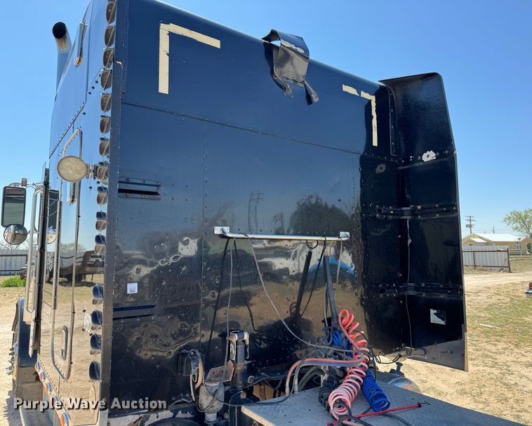 image for item DK6809 2006 Peterbilt 379 semi truck
