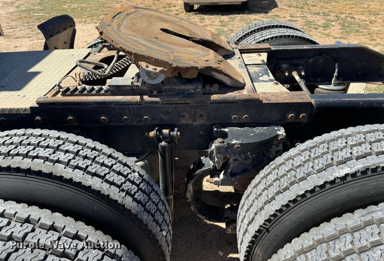 image for item DK6809 2006 Peterbilt 379 semi truck