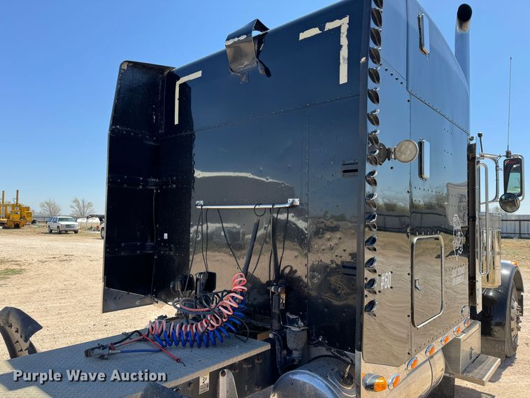 image for item DK6809 2006 Peterbilt 379 semi truck