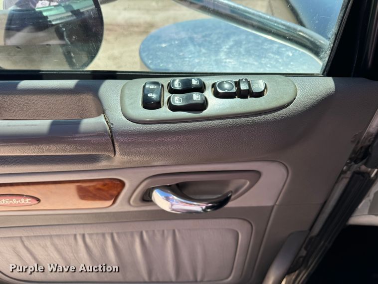 image for item DK6809 2006 Peterbilt 379 semi truck