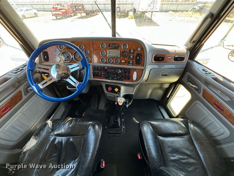 image for item DK6809 2006 Peterbilt 379 semi truck