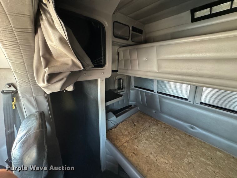 image for item DK6809 2006 Peterbilt 379 semi truck