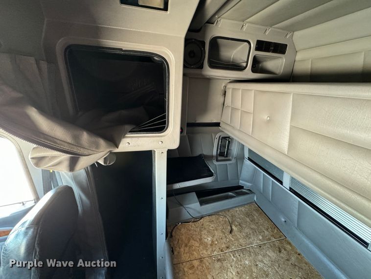 image for item DK6809 2006 Peterbilt 379 semi truck