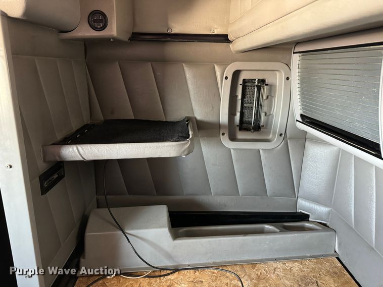 image for item DK6809 2006 Peterbilt 379 semi truck