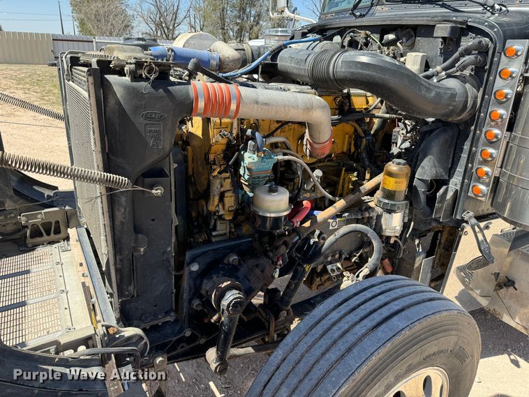 image for item DK6809 2006 Peterbilt 379 semi truck