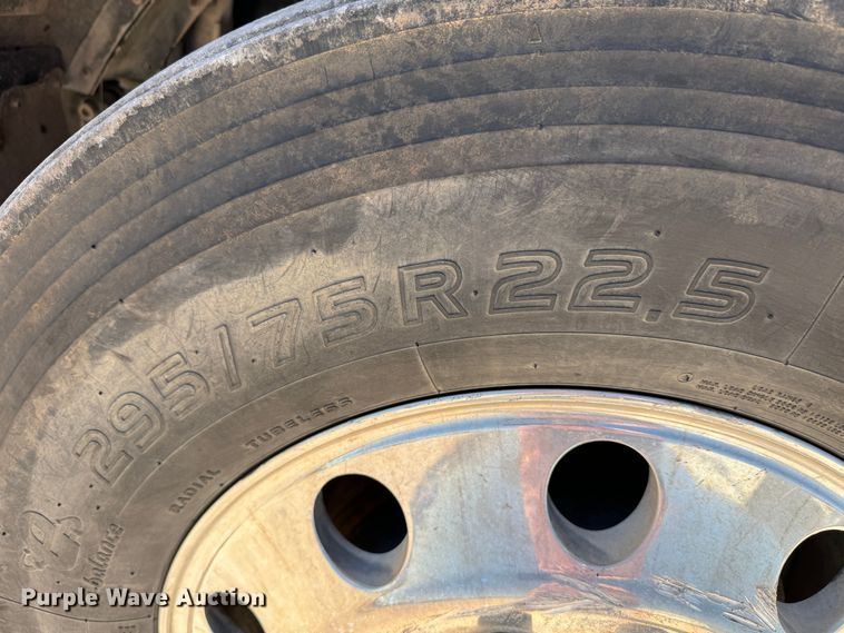 image for item DK6809 2006 Peterbilt 379 semi truck