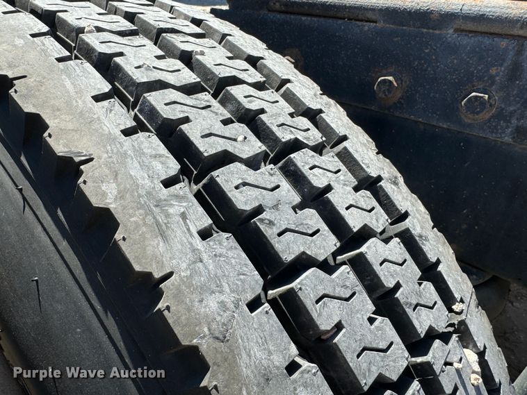 image for item DK6809 2006 Peterbilt 379 semi truck