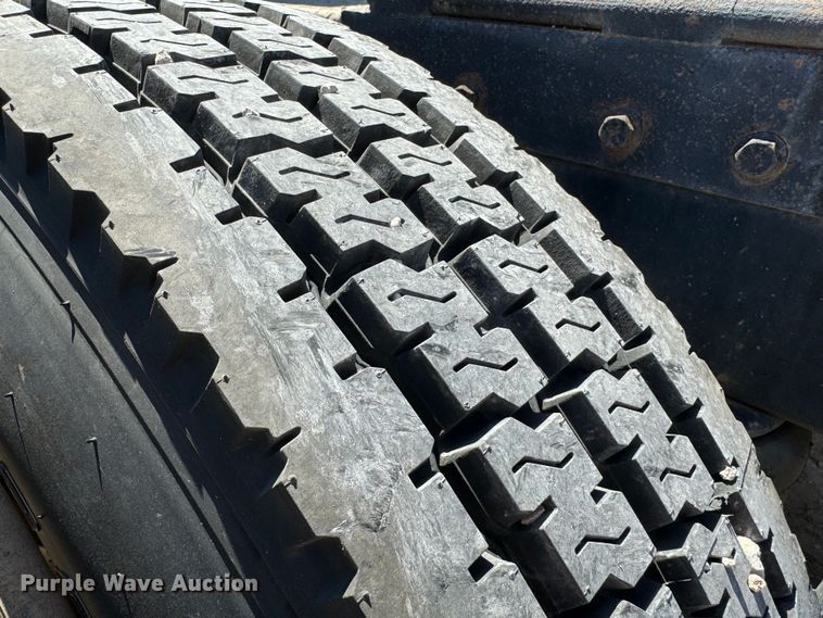 image for item DK6809 2006 Peterbilt 379 semi truck