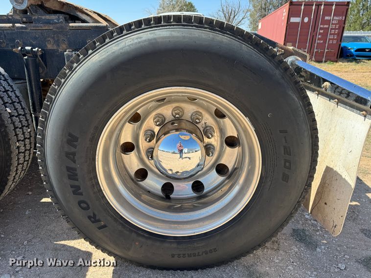 image for item DK6809 2006 Peterbilt 379 semi truck