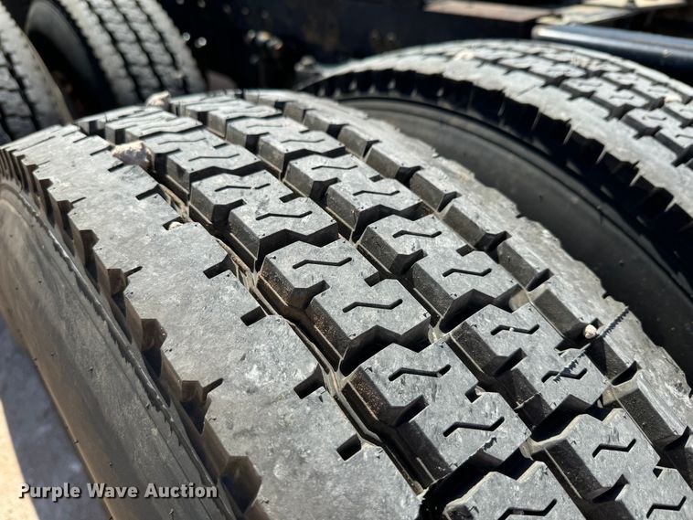 image for item DK6809 2006 Peterbilt 379 semi truck