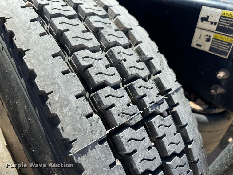 image for item DK6809 2006 Peterbilt 379 semi truck