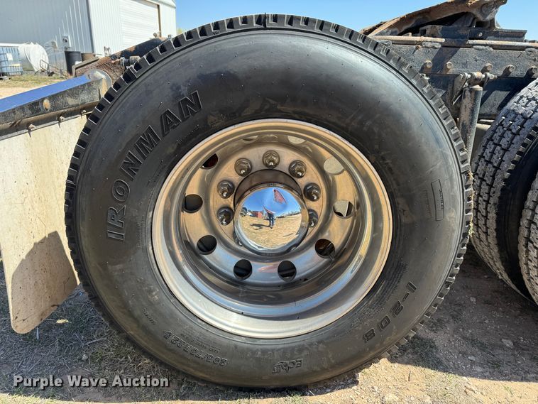 image for item DK6809 2006 Peterbilt 379 semi truck