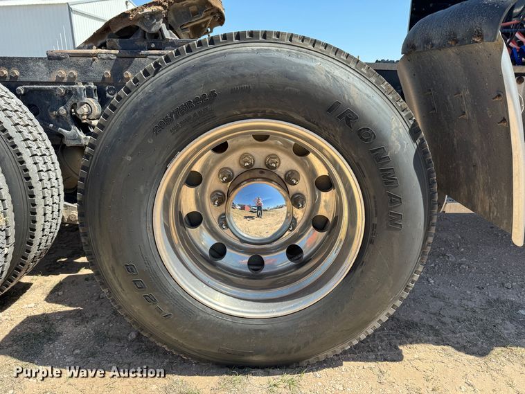 image for item DK6809 2006 Peterbilt 379 semi truck