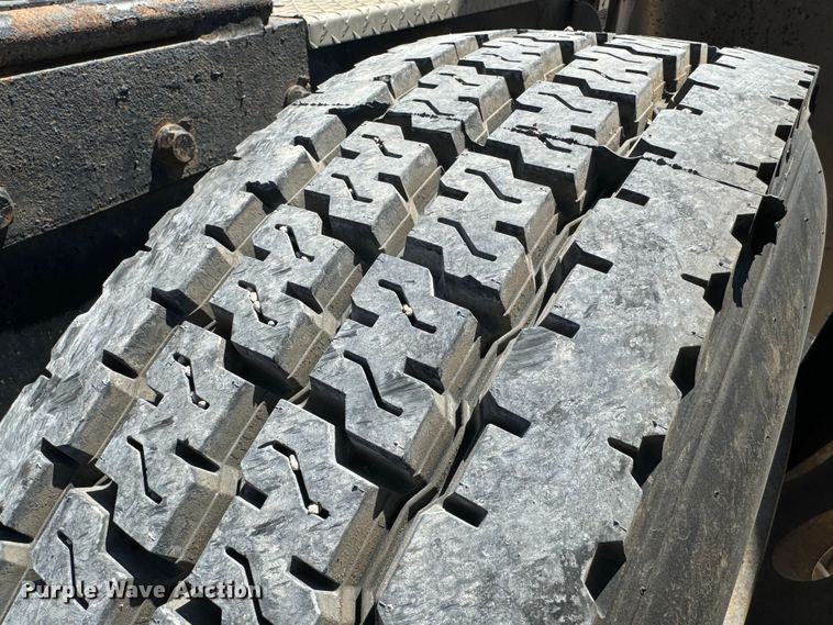 image for item DK6809 2006 Peterbilt 379 semi truck