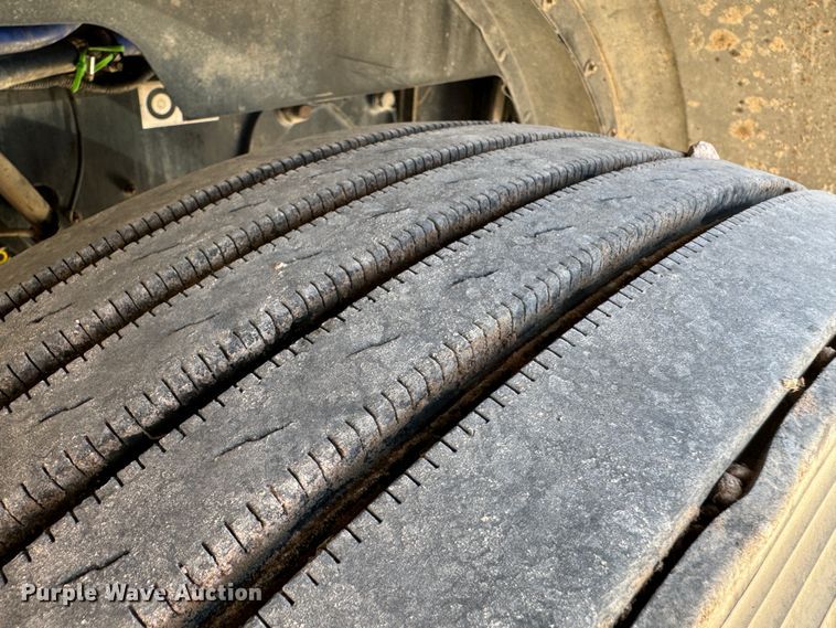 image for item DK6809 2006 Peterbilt 379 semi truck