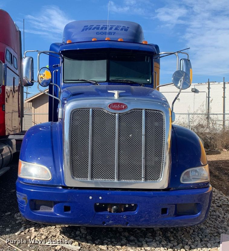 image for item DM7764 2014 Peterbilt 386 semi truck