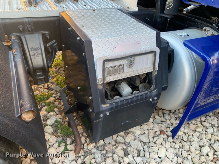 image for item DM7764 2014 Peterbilt 386 semi truck