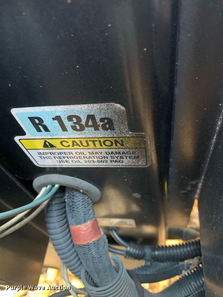 image for item DM7764 2014 Peterbilt 386 semi truck