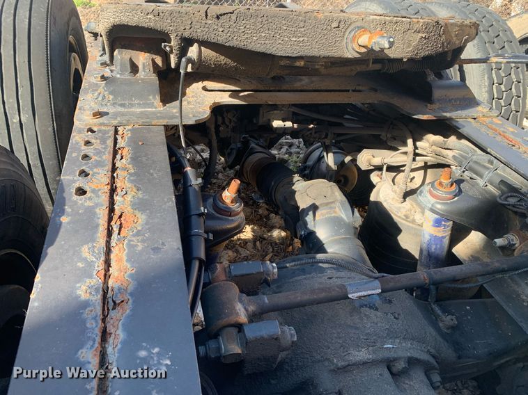 image for item DM7764 2014 Peterbilt 386 semi truck