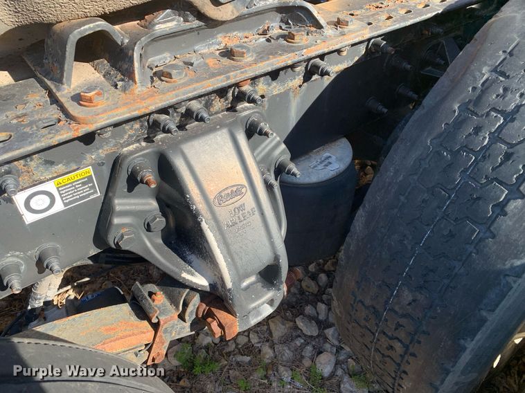 image for item DM7764 2014 Peterbilt 386 semi truck