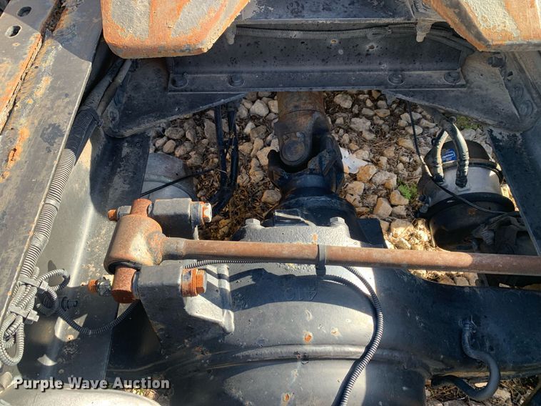 image for item DM7764 2014 Peterbilt 386 semi truck