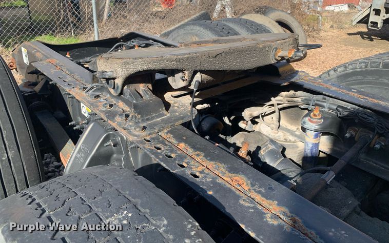 image for item DM7764 2014 Peterbilt 386 semi truck