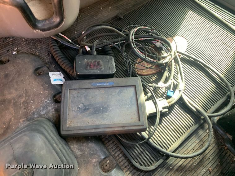 image for item DM7764 2014 Peterbilt 386 semi truck