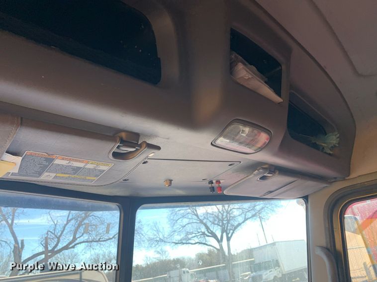 image for item DM7764 2014 Peterbilt 386 semi truck