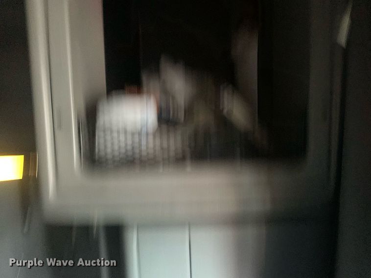 image for item DM7764 2014 Peterbilt 386 semi truck