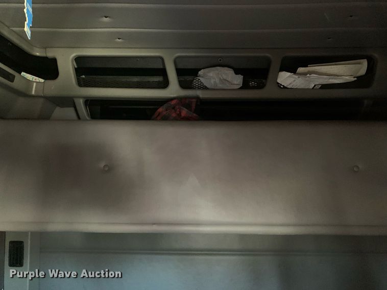 image for item DM7764 2014 Peterbilt 386 semi truck