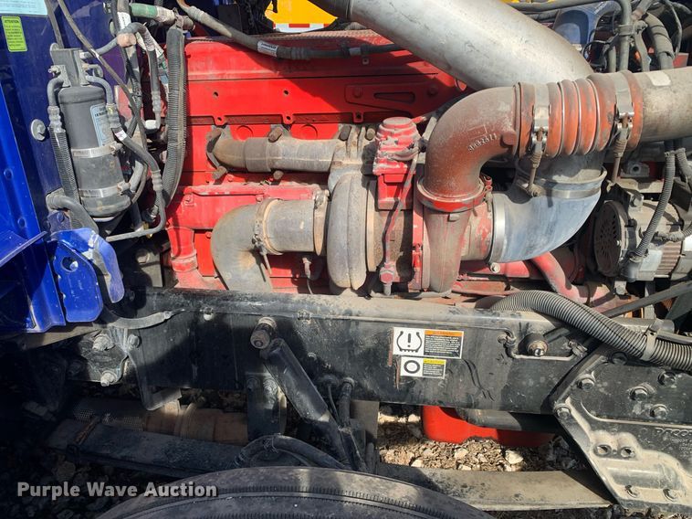 image for item DM7764 2014 Peterbilt 386 semi truck