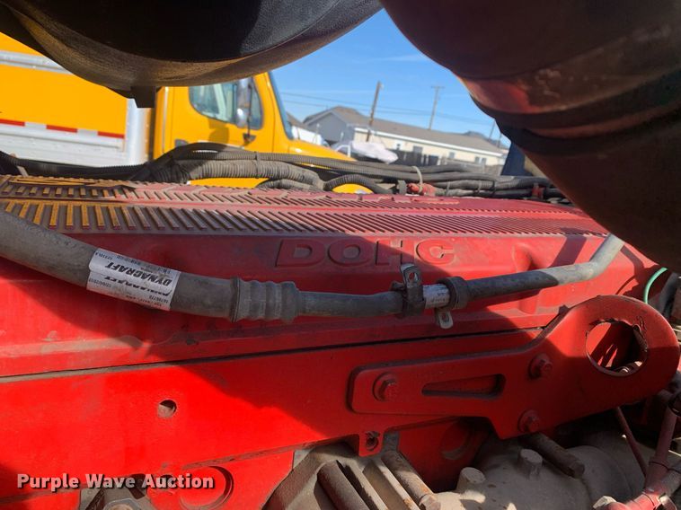 image for item DM7764 2014 Peterbilt 386 semi truck