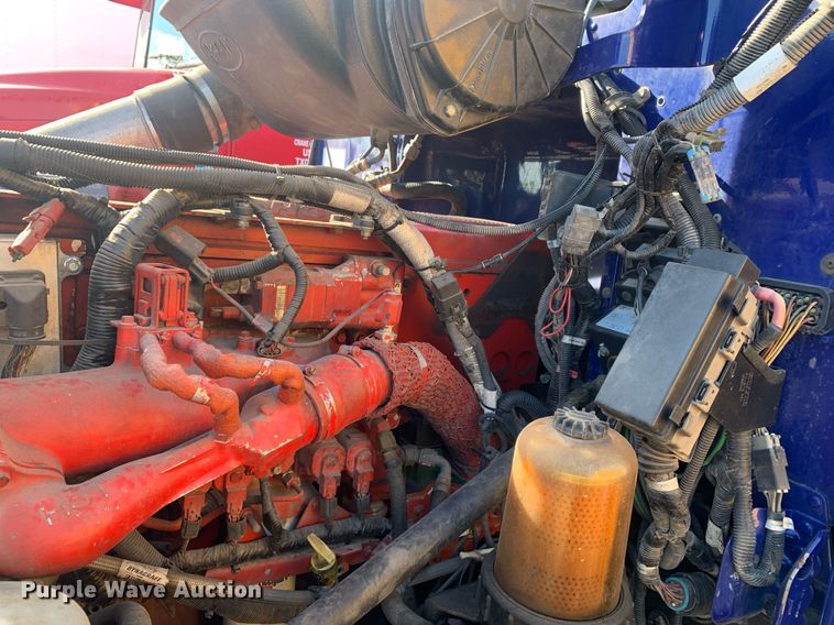 image for item DM7764 2014 Peterbilt 386 semi truck