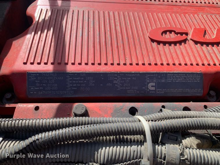 image for item DM7764 2014 Peterbilt 386 semi truck