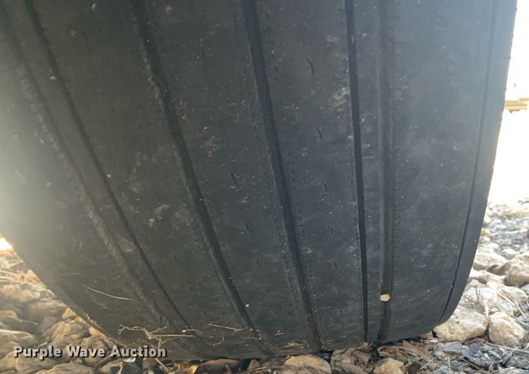 image for item DM7764 2014 Peterbilt 386 semi truck