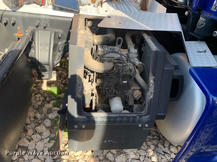 image for item DM7764 2014 Peterbilt 386 semi truck