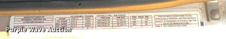 image for item DM7764 2014 Peterbilt 386 semi truck