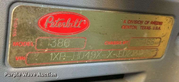 image for item DM7764 2014 Peterbilt 386 semi truck