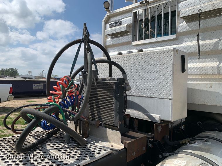 image for item DM7780 2015 Kenworth T880 semi truck