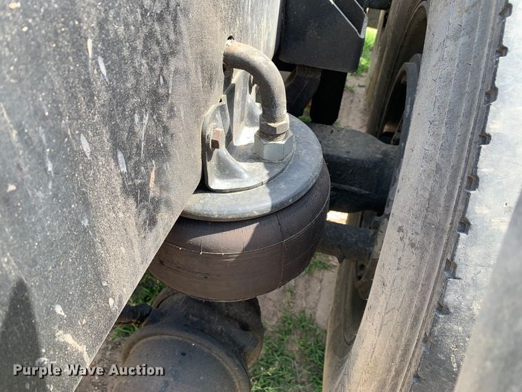 image for item DM7780 2015 Kenworth T880 semi truck