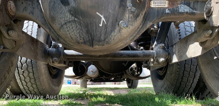 image for item DM7780 2015 Kenworth T880 semi truck