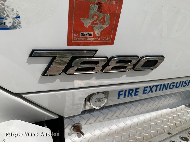 image for item DM7780 2015 Kenworth T880 semi truck