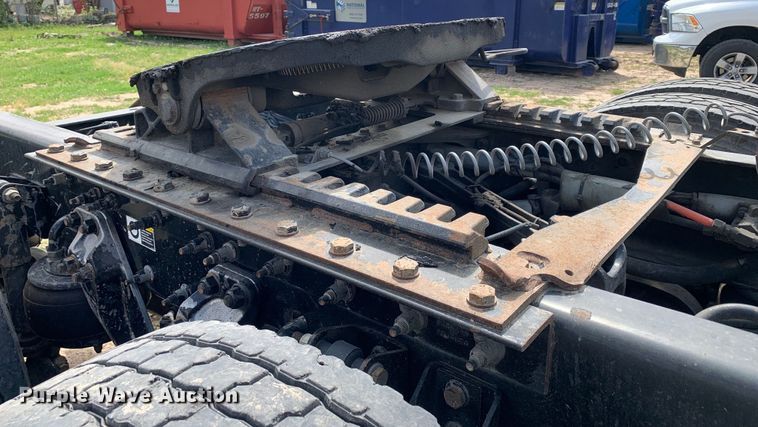 image for item DM7780 2015 Kenworth T880 semi truck