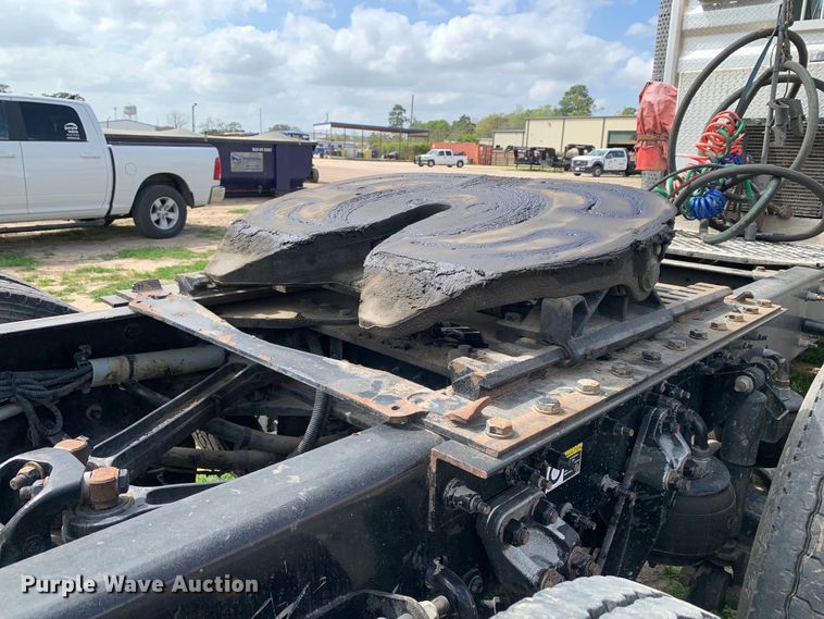 image for item DM7780 2015 Kenworth T880 semi truck