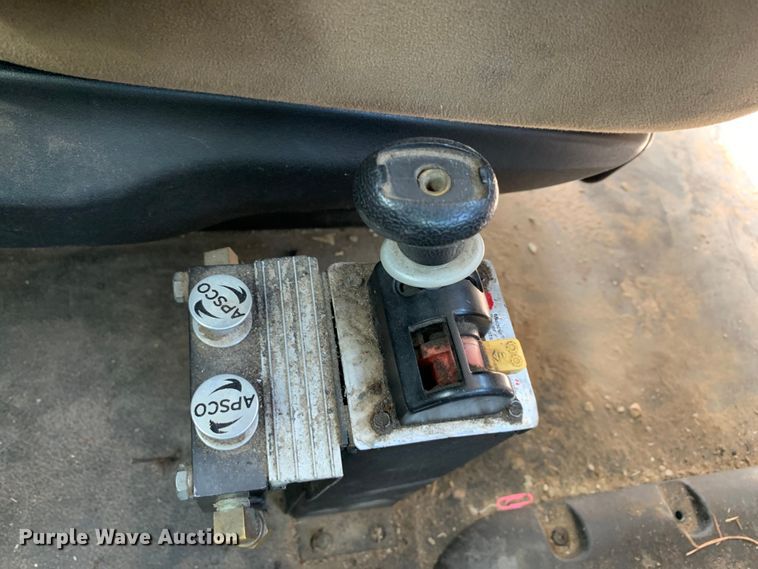 image for item DM7780 2015 Kenworth T880 semi truck