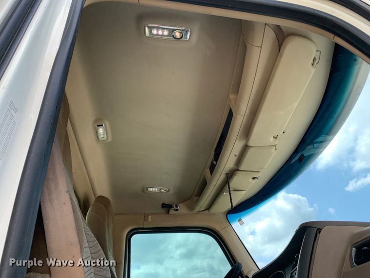 image for item DM7780 2015 Kenworth T880 semi truck