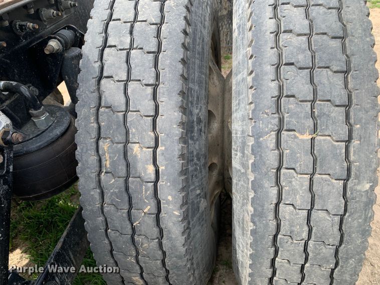 image for item DM7780 2015 Kenworth T880 semi truck